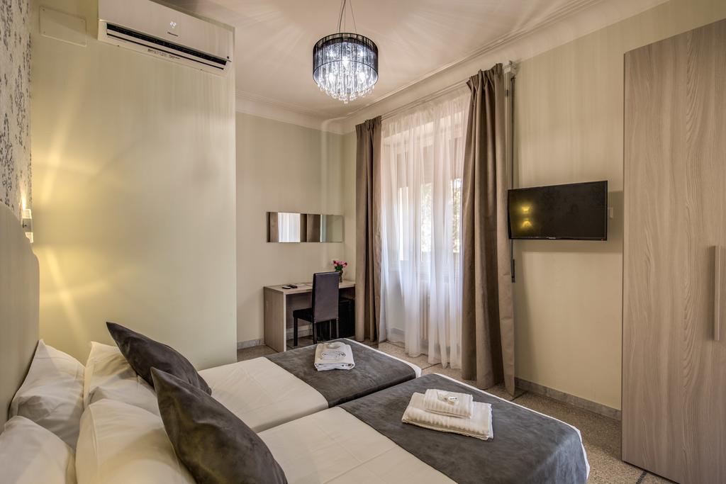 Roma 41 Hotel Exterior photo